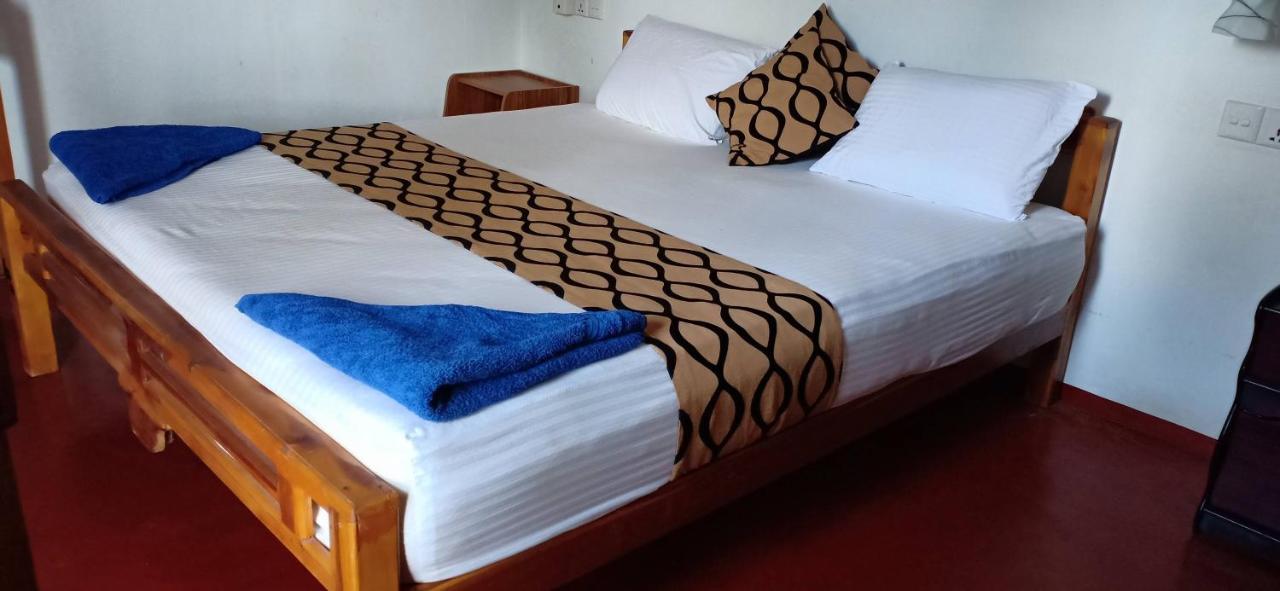 Surf & Sand Hotel Arugambay Arugam Bay Exterior photo