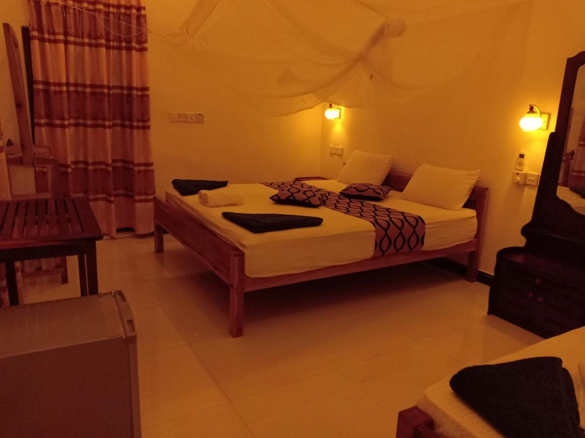 Surf & Sand Hotel Arugambay Arugam Bay Exterior photo