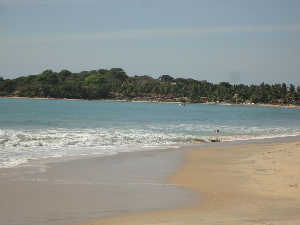 Surf & Sand Hotel Arugambay Arugam Bay Exterior photo